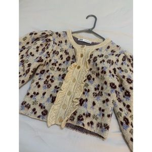 Zara Cropped Gardigan with Puffy Sleeves. Size S